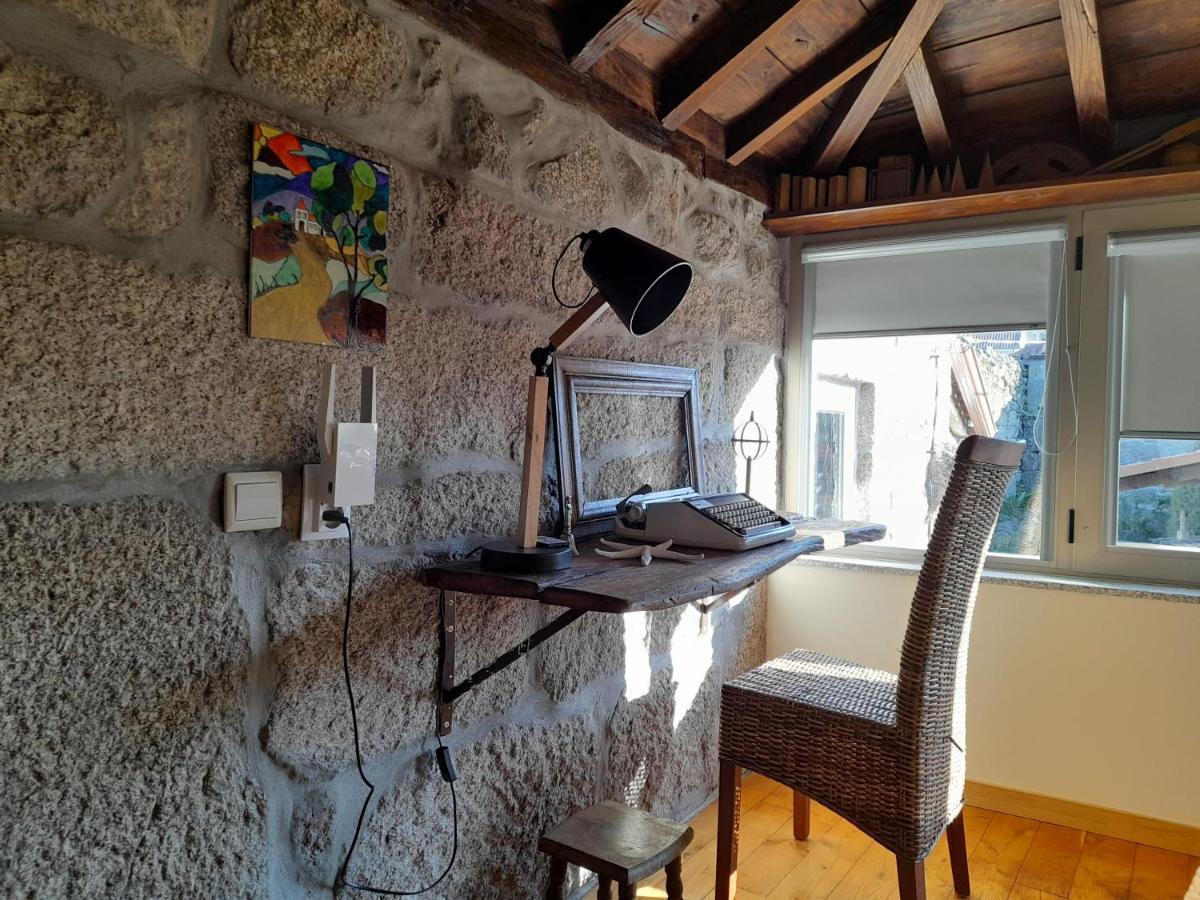 ヴィーラ・ポウカ・デ・アギアル Casa Padre Manuel Do Coutoヴィラ エクステリア 写真