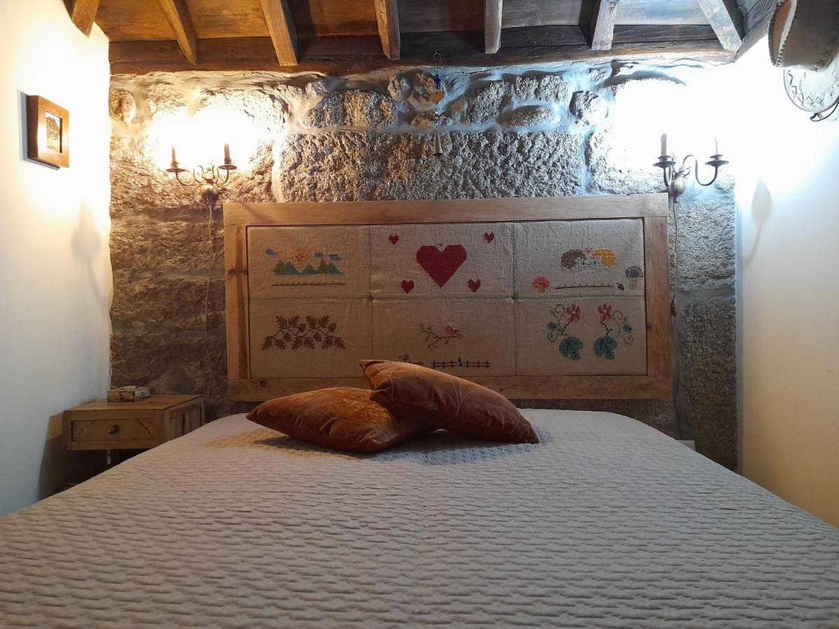 ヴィーラ・ポウカ・デ・アギアル Casa Padre Manuel Do Coutoヴィラ エクステリア 写真