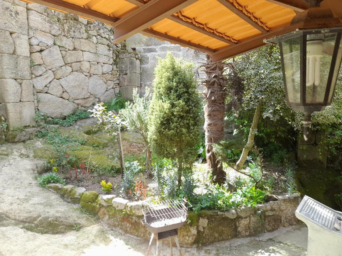ヴィーラ・ポウカ・デ・アギアル Casa Padre Manuel Do Coutoヴィラ エクステリア 写真